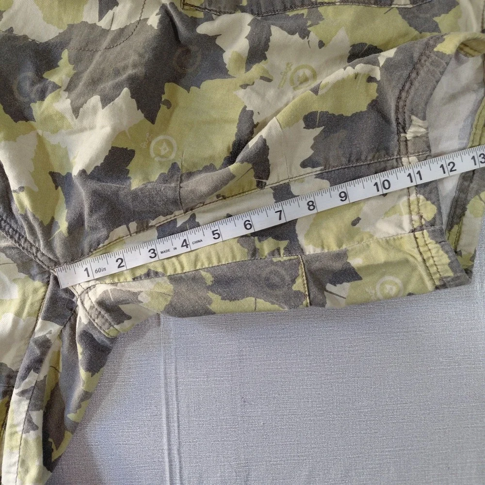 Vtg Y2K LRG Maple Leaf  Green Camo Shorts Men's 40 Baggy Skater Streetwear